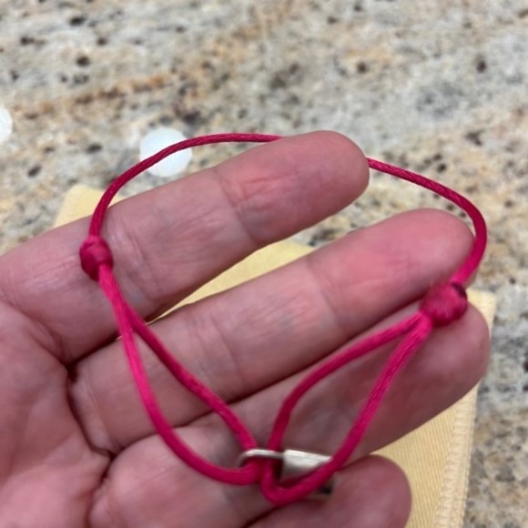 Louis Vuitton Lockit Bracelet Fuchsia pink cord and silver lock, UNICEF - Picture 6 of 7